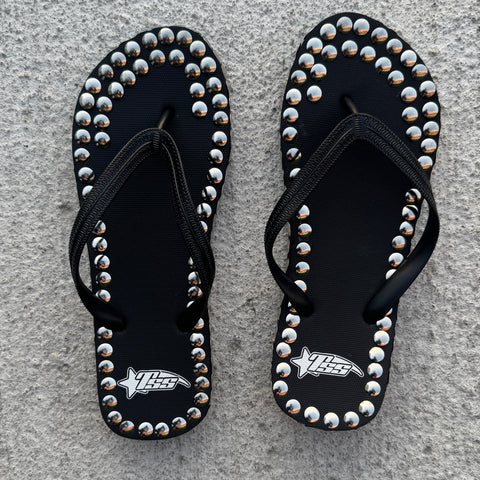 NAIL FLIP FLOPS