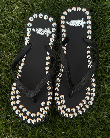NAIL FLIP FLOPS