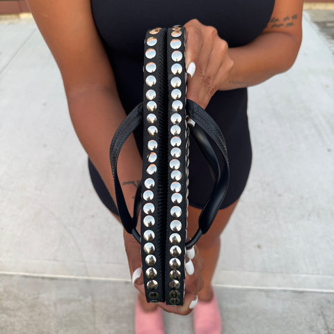 NAIL FLIP FLOPS