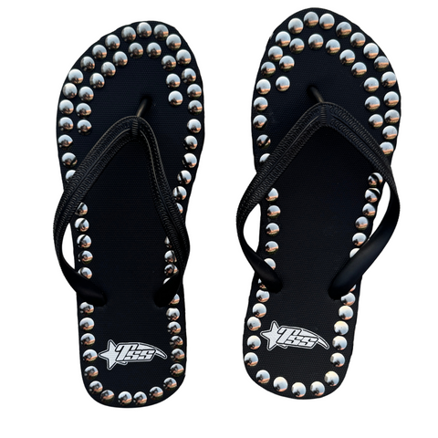 NAIL FLIP FLOPS